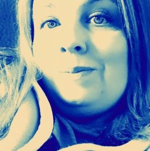 Meet your Posher, Cassandra